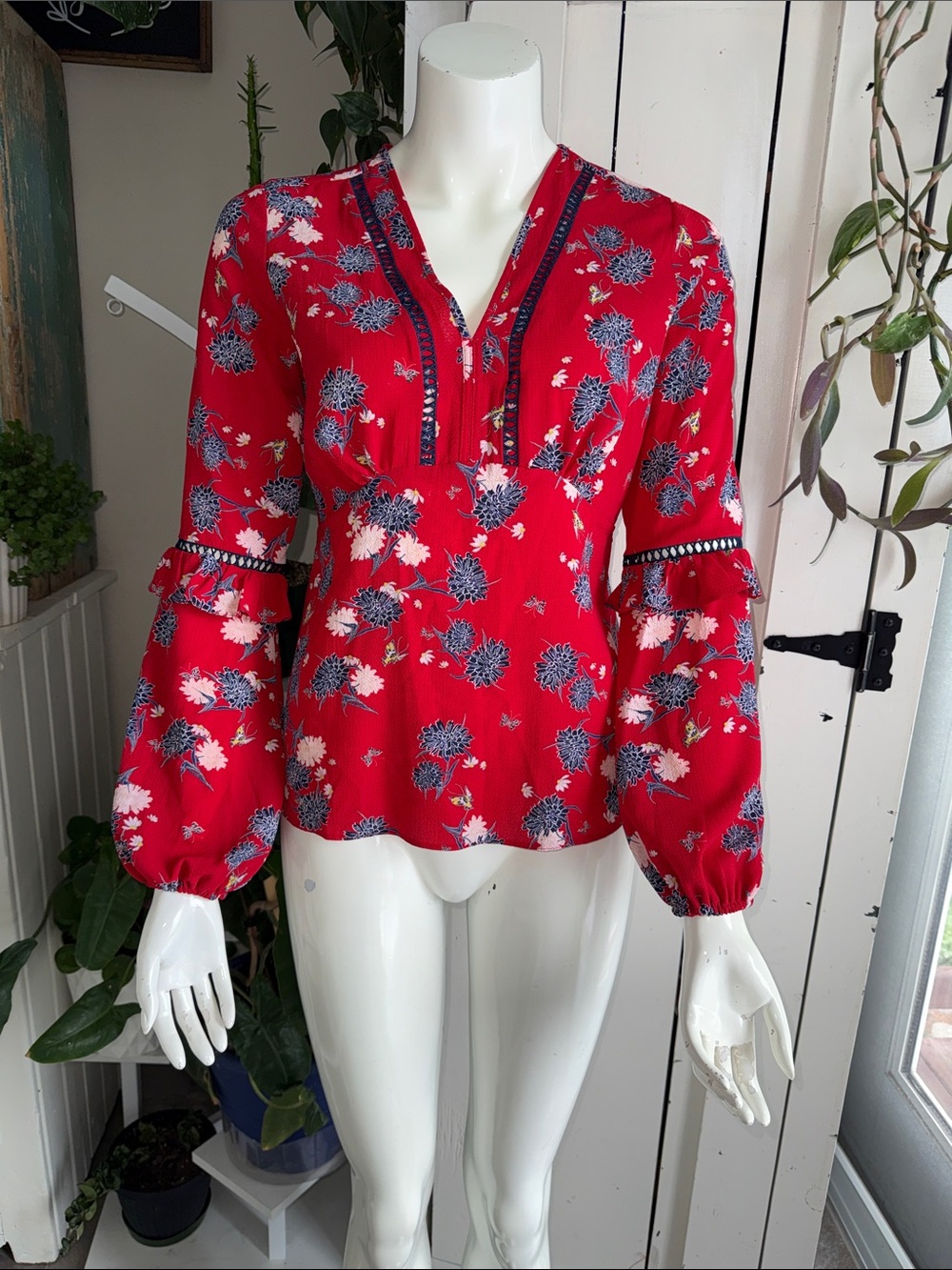 Suzi Shier Floral V-Neck Red Peasant boho Blouse NWOT XS